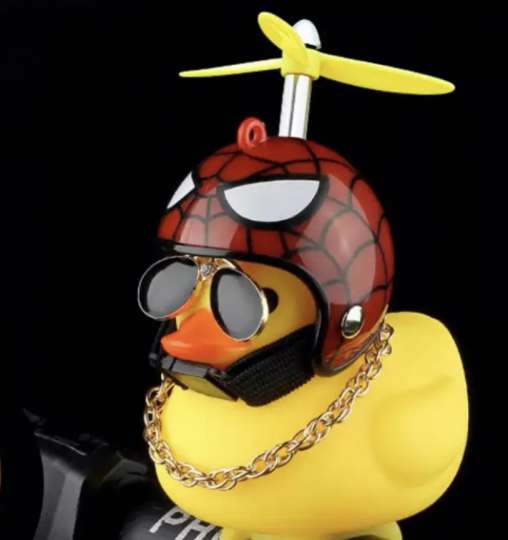 Автомобильная утка с шлемом и креплением Funny Ducks Red Spider 5178