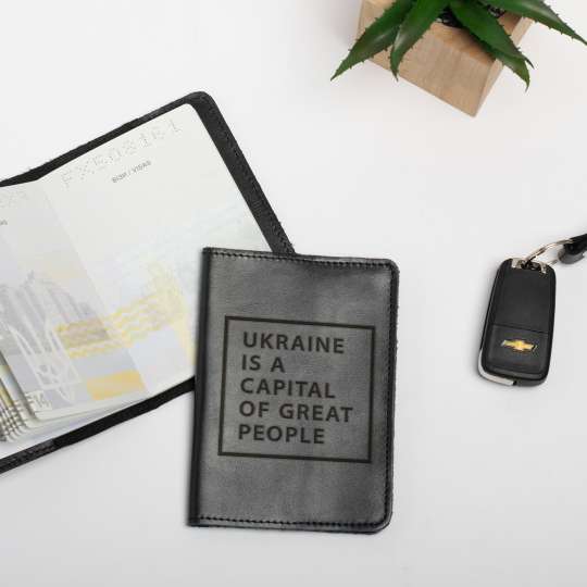 Обложка для паспорта "Ukraine is a capital of great people", Чорний, Black, англійська
