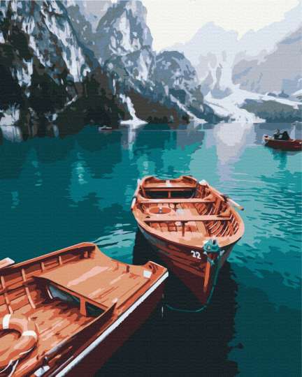 Човни на альпійському озері