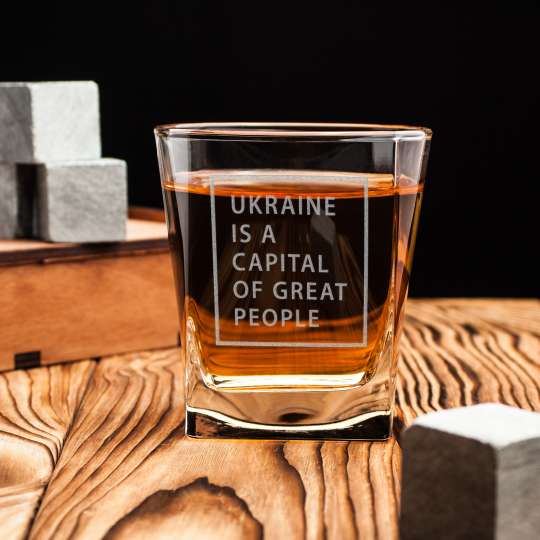 Стакан для виски "Ukraine is a capital of great people", англійська, Дерев'яна подарункова коробка